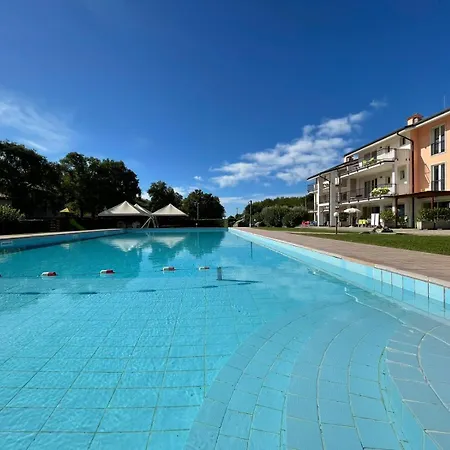 Bran & Denise Apart-hotel Costermano