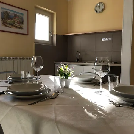 布兰&丹尼斯公寓酒店 3*