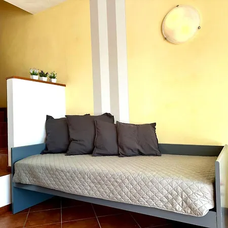 Bran & Denise アパートホテル コステロマーノ