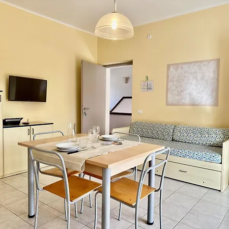 アパートホテル Bran & Denise コステロマーノ