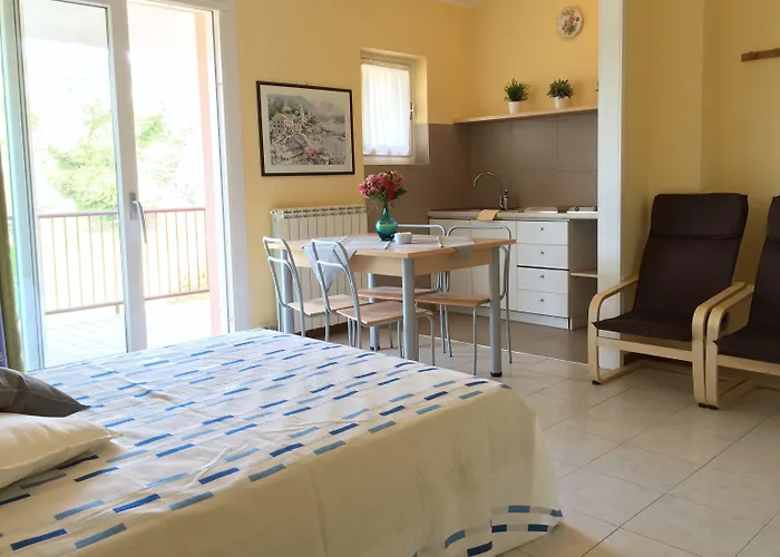 Bran & Denise Апарт-отель Костермано