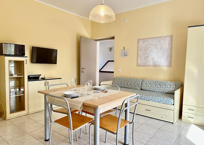 アパートホテル Bran & Denise コステロマーノ