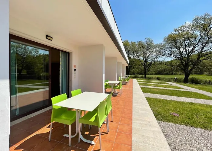 Bran & Denise Lägenhetshotell Costermano