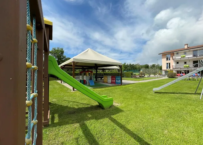 Bran & Denise Lägenhetshotell Costermano