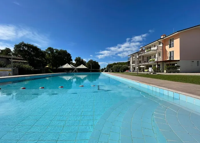 Bran & Denise Lägenhetshotell Costermano