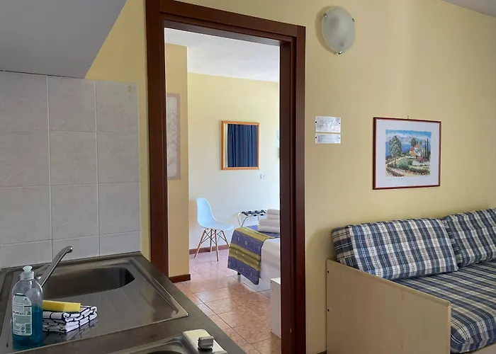 Bran & Denise Lägenhetshotell Costermano