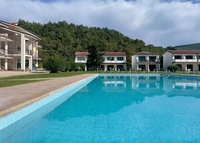 Bran & Denise Lägenhetshotell Costermano